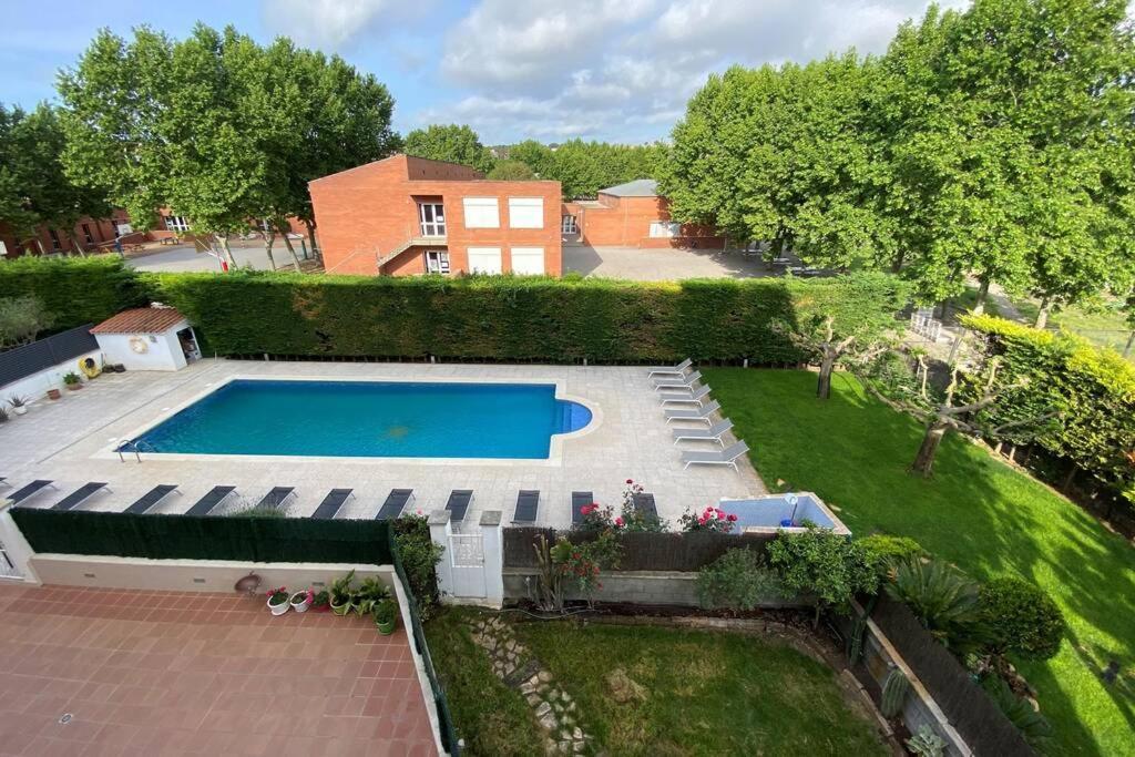 Apartamento Completo Muy Cerca Del Centro Ideal Para Familias Con Piscina Φιγκέρες Εξωτερικό φωτογραφία
