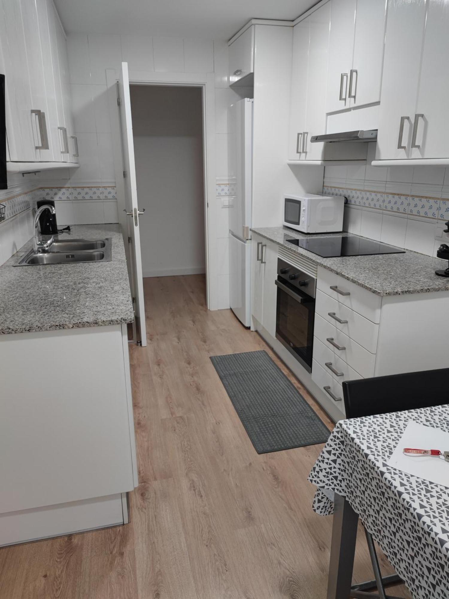 Apartamento Completo Muy Cerca Del Centro Ideal Para Familias Con Piscina Φιγκέρες Εξωτερικό φωτογραφία