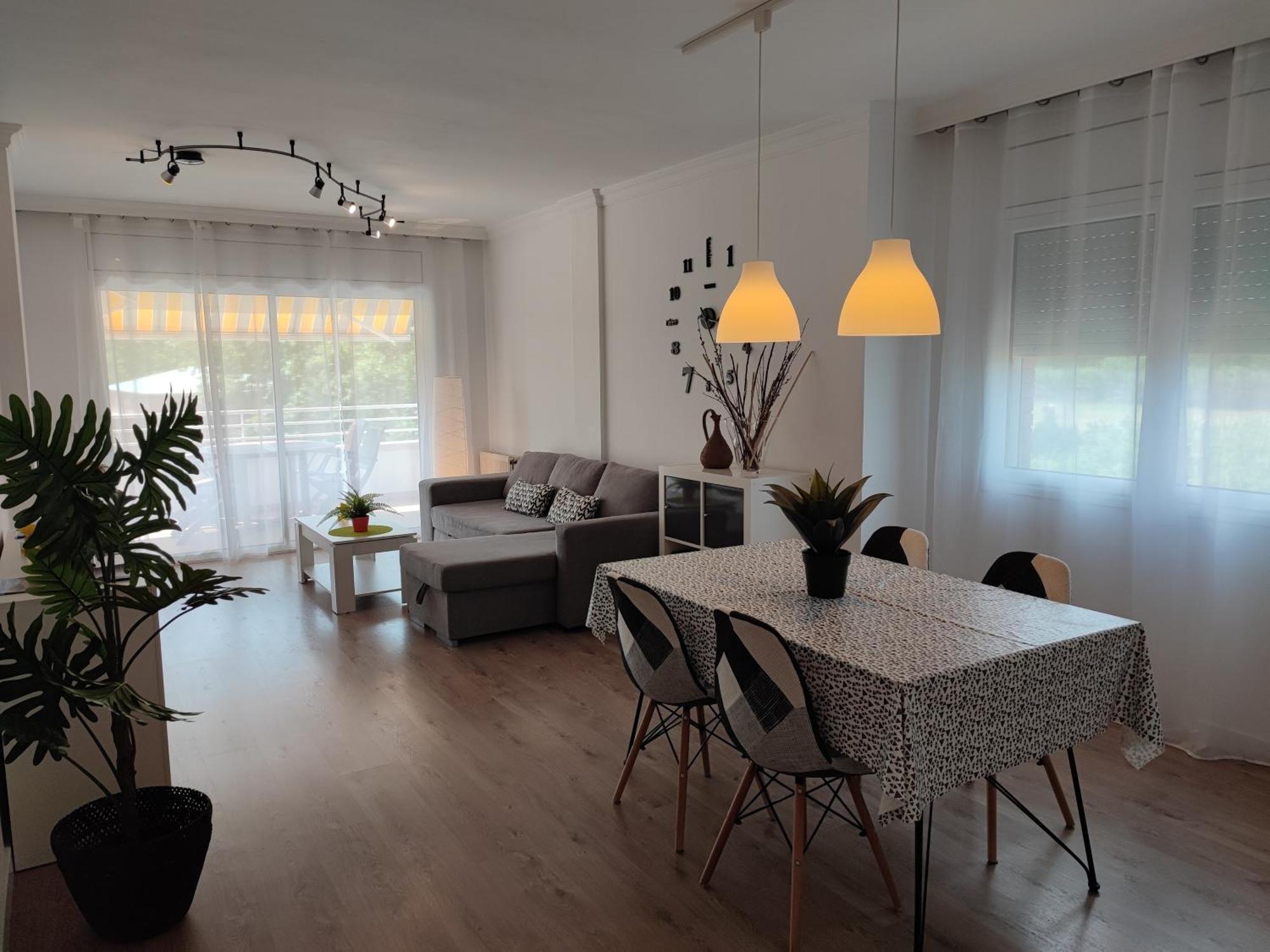 Apartamento Completo Muy Cerca Del Centro Ideal Para Familias Con Piscina Φιγκέρες Εξωτερικό φωτογραφία